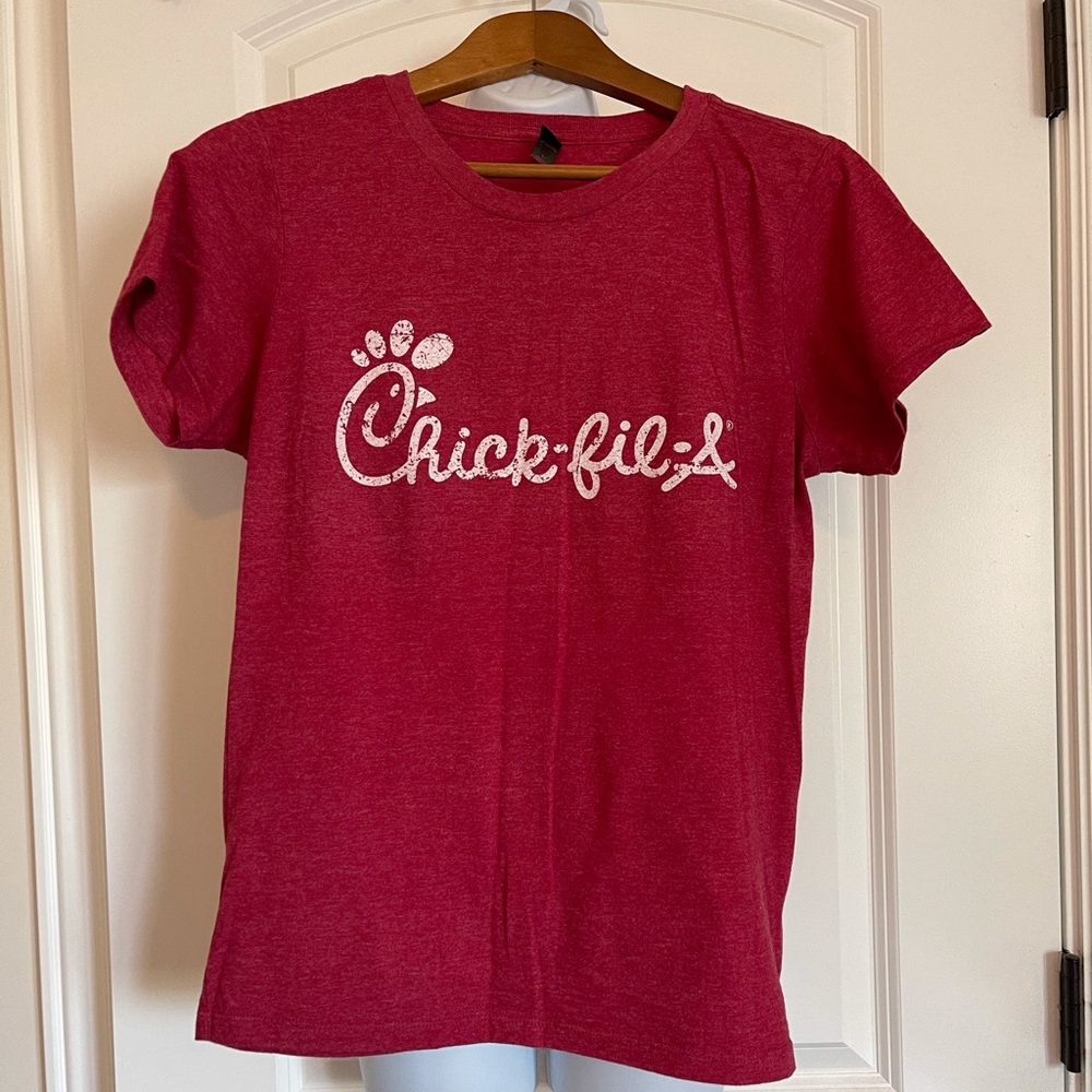 Vintage Red Official Chick-fil-A T-shirt Large